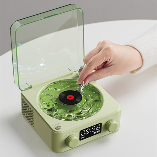 Retro Bluetooth Turntable Speaker - Image 6